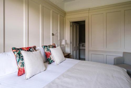Fanhams Hall, Exclusive Collection Ware Exterior foto